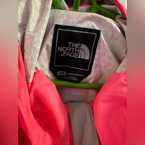 Northface Rain Jacket - Picture 4 of 8